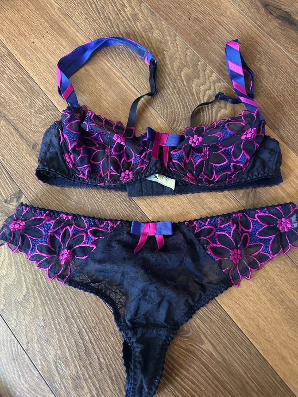 Aubade Paris Bra and Panty Set. size 34 B.